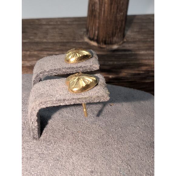 Marked 14K Diamond Cut Puff Heart Post Stud Earrings .41g - Picture 5 of 6